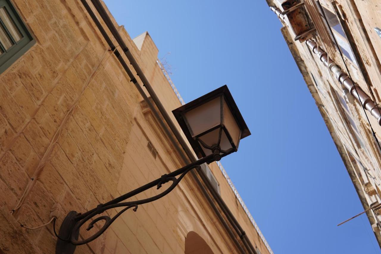 Il-Mezzanine Private Traditional And Walking Distance To Bus Terminus Villa Cospicua ภายนอก รูปภาพ