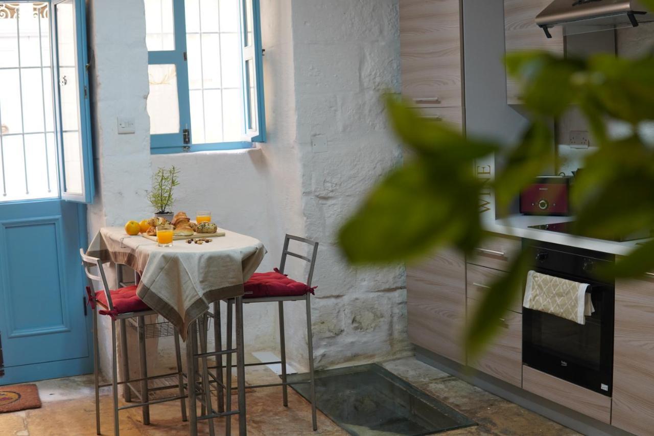 Il-Mezzanine Private Traditional And Walking Distance To Bus Terminus Villa Cospicua ภายนอก รูปภาพ