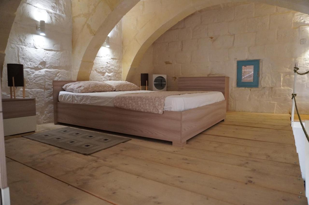 Il-Mezzanine Private Traditional And Walking Distance To Bus Terminus Villa Cospicua ภายนอก รูปภาพ