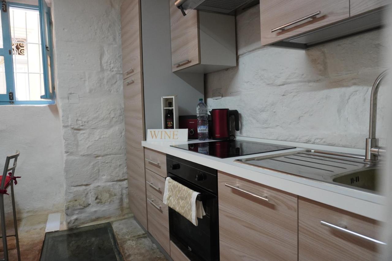 Il-Mezzanine Private Traditional And Walking Distance To Bus Terminus Villa Cospicua ภายนอก รูปภาพ