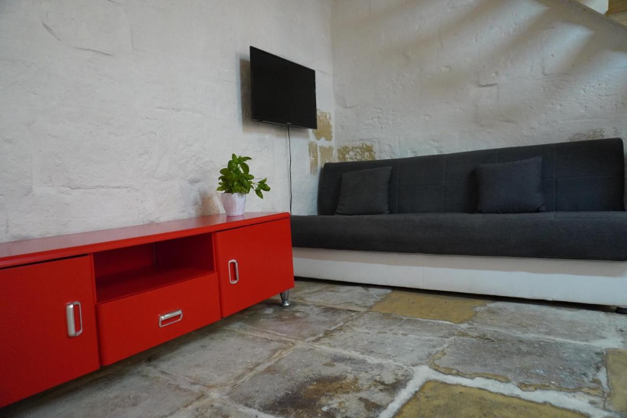 Il-Mezzanine Private Traditional And Walking Distance To Bus Terminus Villa Cospicua ภายนอก รูปภาพ